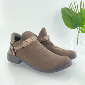 Bzees Boots Womens 9 Barista Harness Strap Low Bootie Brown Faux Leather Cowboy